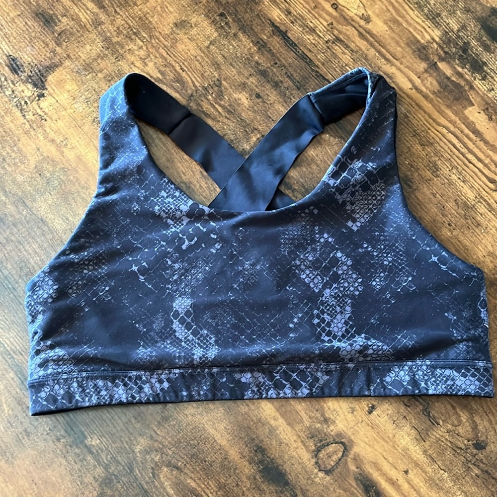 Old Navy Snake Skin Medium Support Sport Bra
